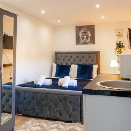 Heathrow Guest House - Oakway Feltham Экстерьер фото