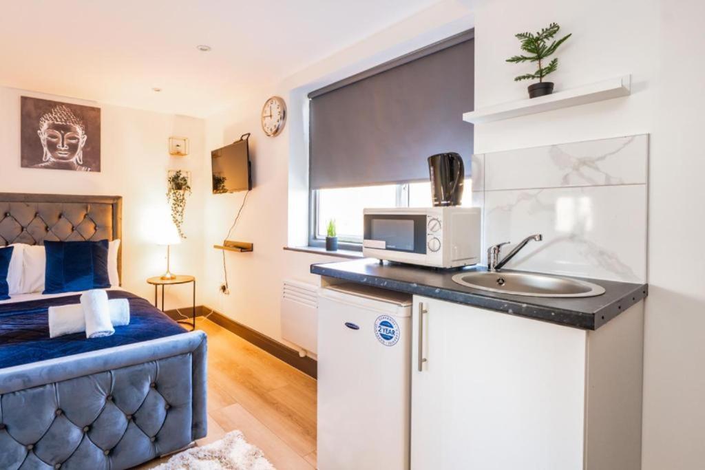 Heathrow Guest House - Oakway Feltham Экстерьер фото