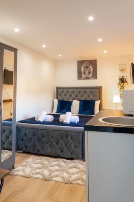 Heathrow Guest House - Oakway Feltham Экстерьер фото
